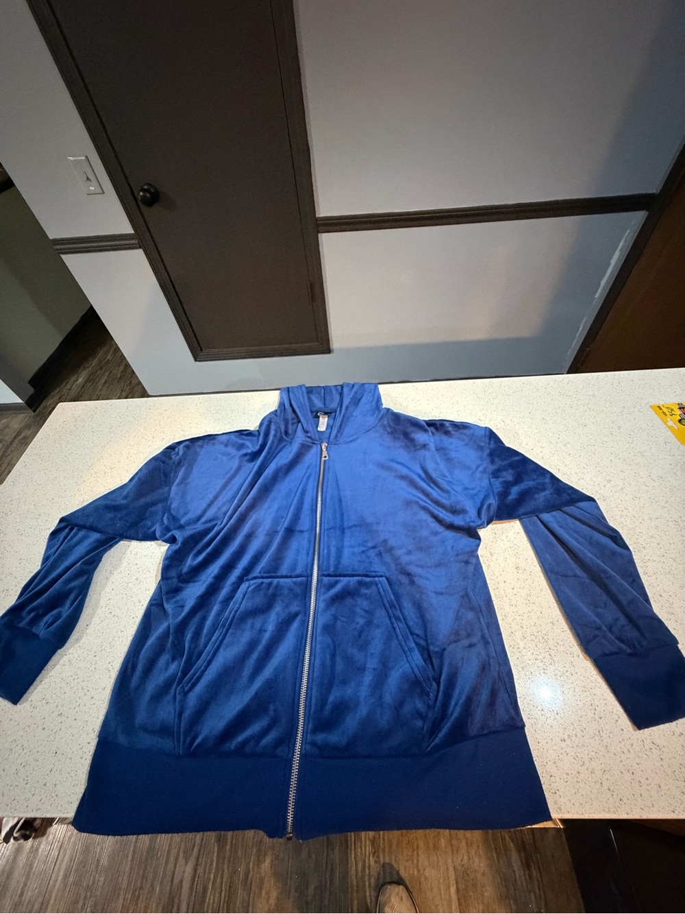 Felina’s women’s Navy Blue Full-Zip Jacket